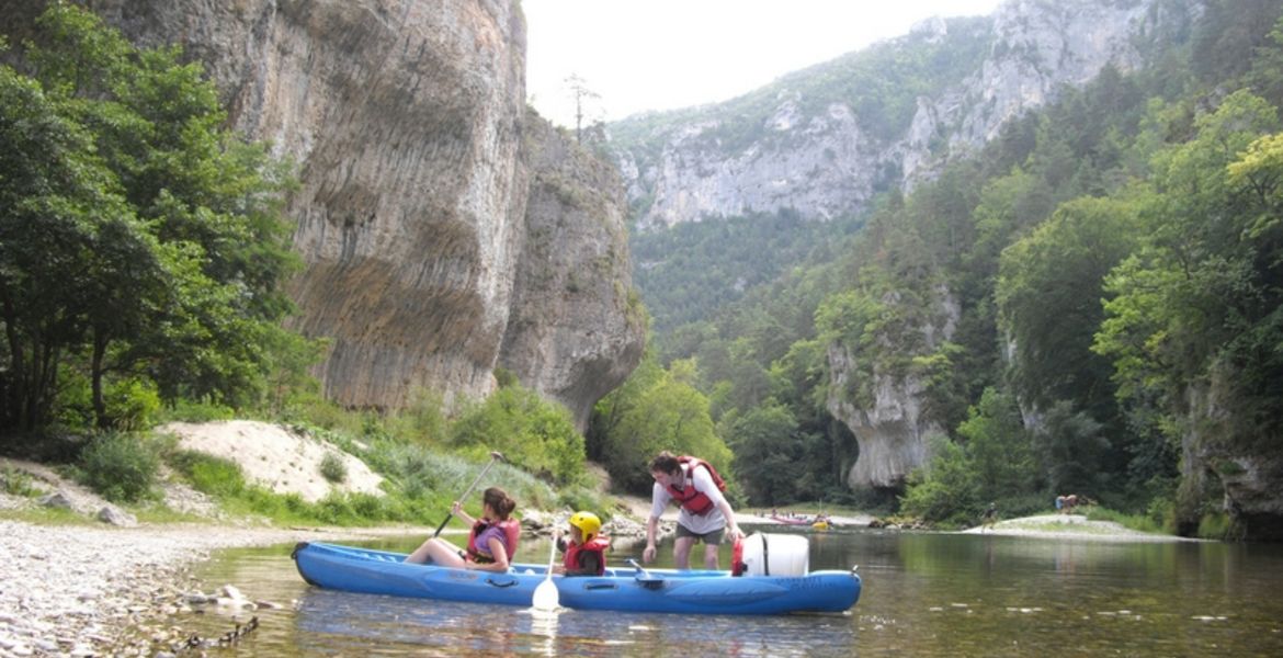 demi journee en canoe depuis la malene 10km gorges du tarn aveyron 1